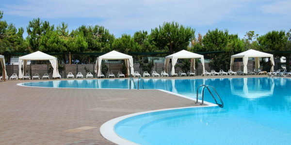 Pineto Beach Village & Camping