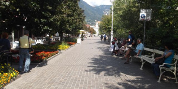 Montagna, lago, mare