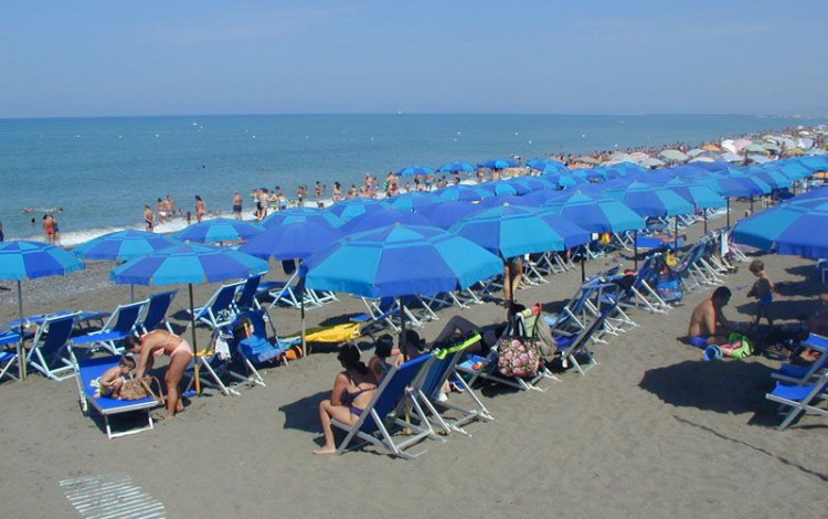 Camping Free Beach
