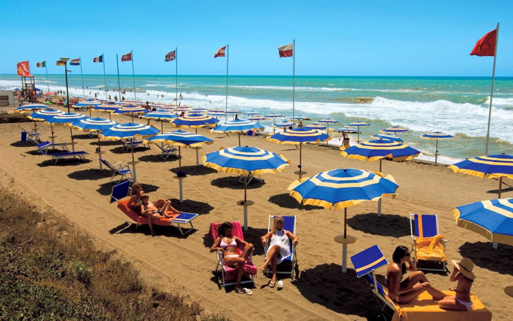 Villaggio Camping Baia Domizia