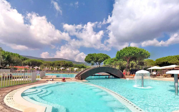 Camping Lacona Pineta