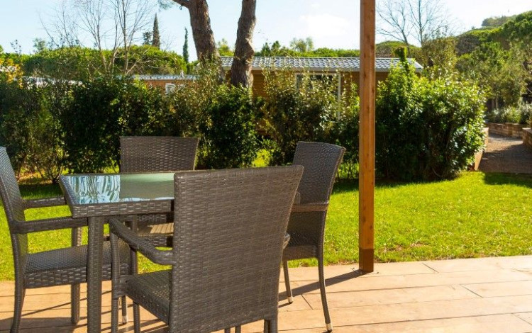 Camping Lacona Pineta