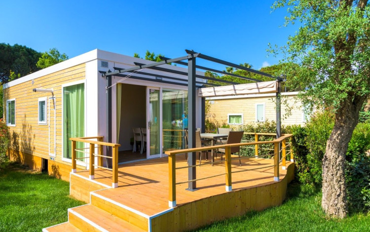 Camping Lacona Pineta