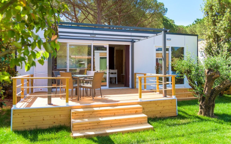 Camping Lacona Pineta