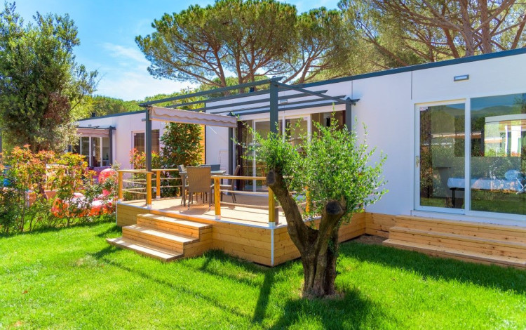 Camping Lacona Pineta