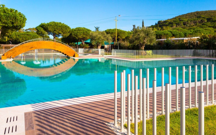 Camping Lacona Pineta