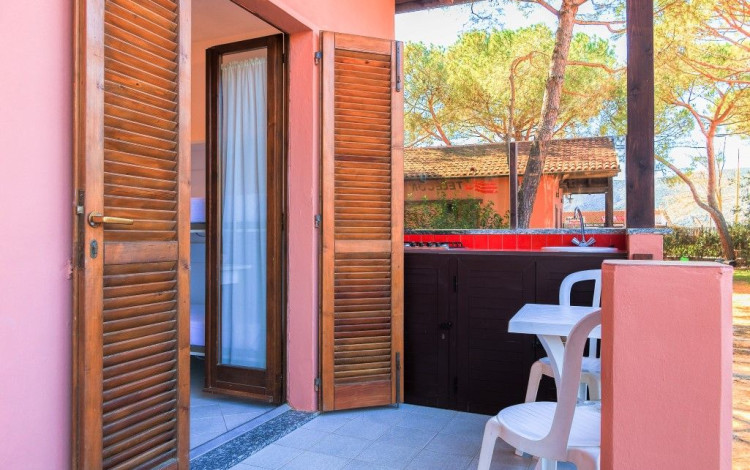 Camping Lacona Pineta
