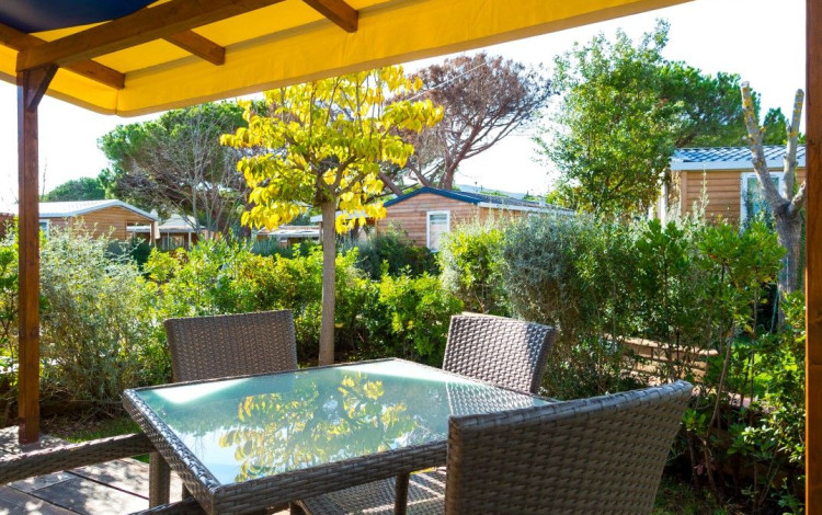 Camping Lacona Pineta