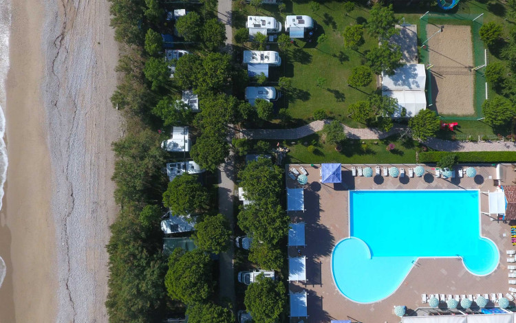 Pineto Beach Village & Camping