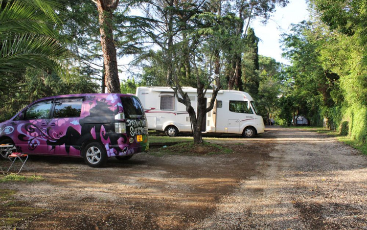 Seven Hills Camping & Village