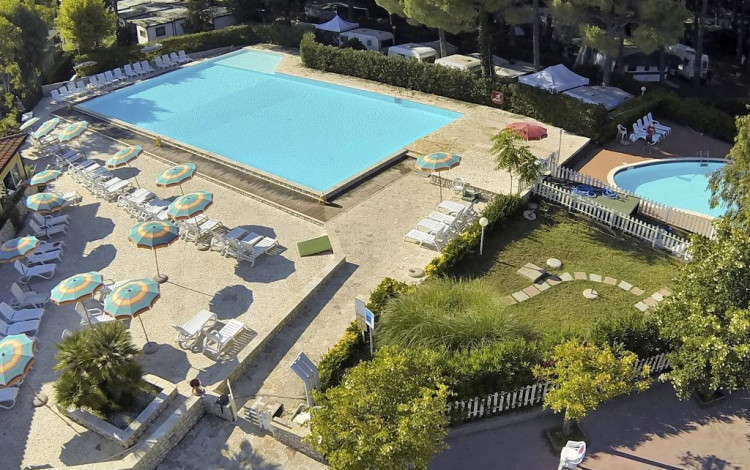 Camping Free Beach