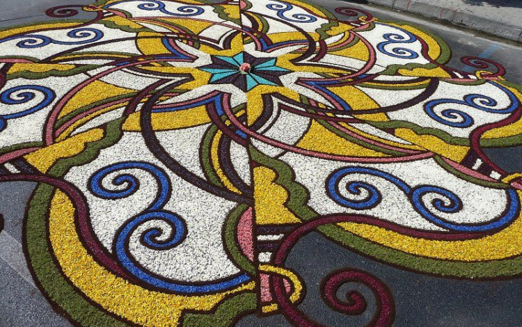 Pedalando tra i Santi