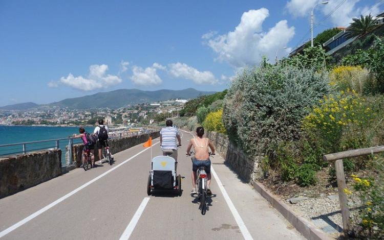 Pedalando tra i Santi