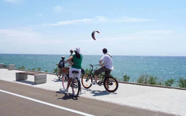 Pedalando tra i Santi