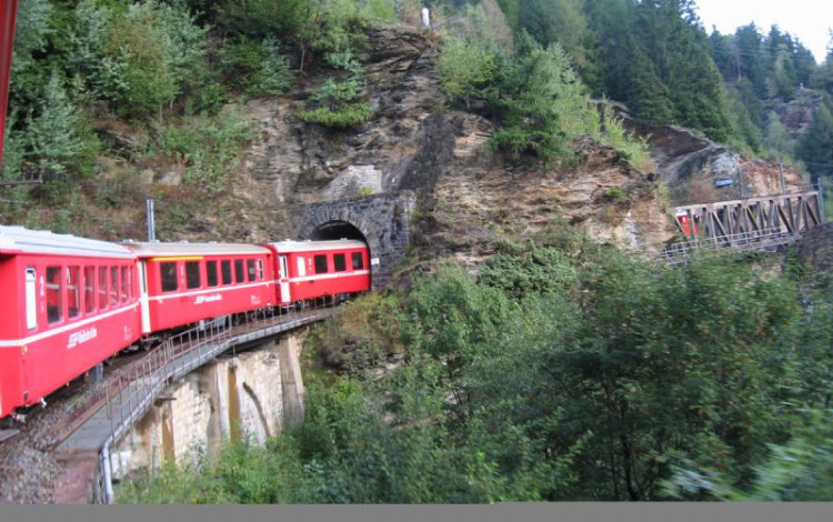 Il trenino rosso del Bernina