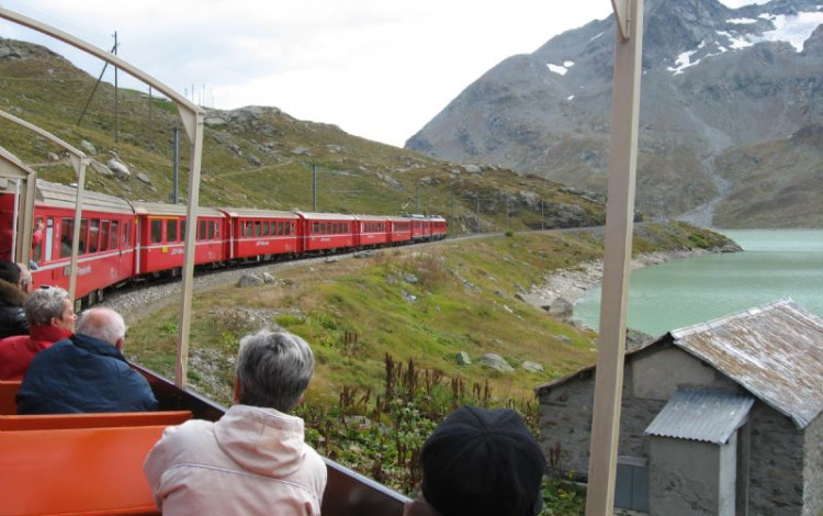 Il trenino rosso del Bernina