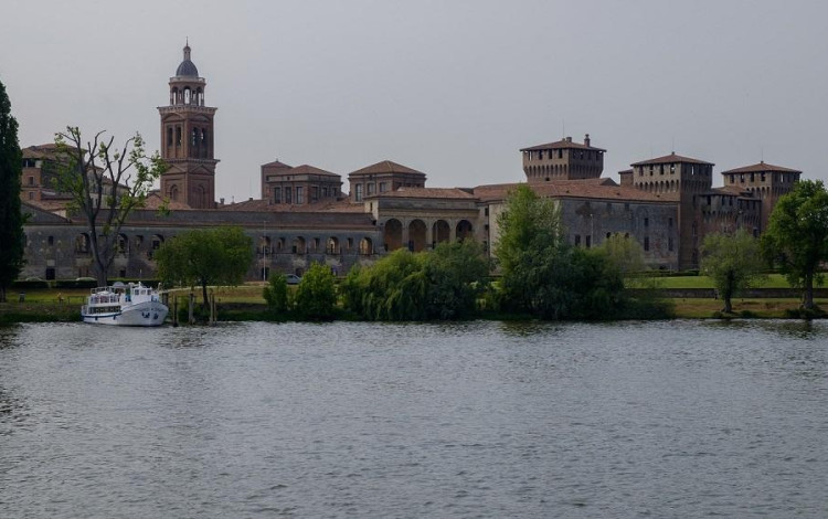Mantova, la città circondata dall'acqua