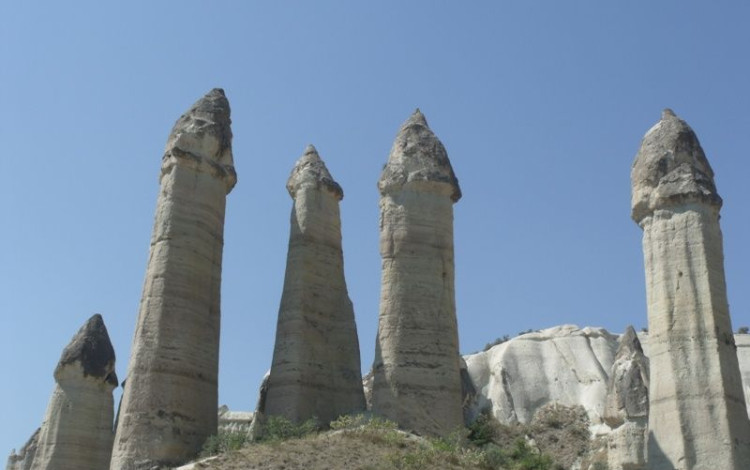 Mastroenrico va in Turchia. 