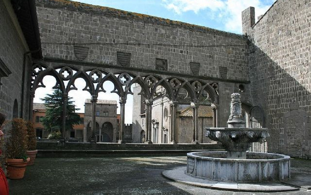 Viterbo e le necropoli etrusche