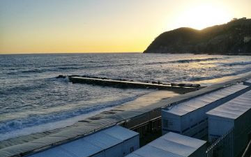Levanto, mare e monti.