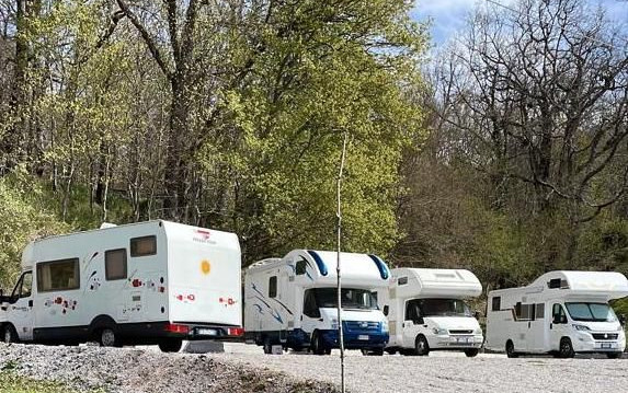 Area camper e campeggio Gioia
