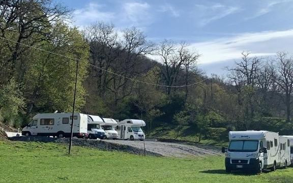 Area camper e campeggio Gioia