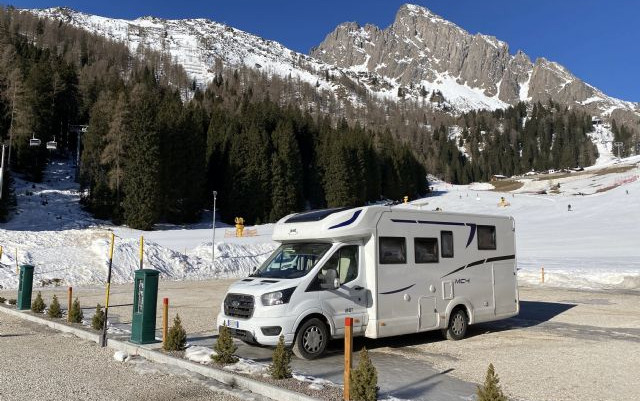 Area Sosta Camper Malga Ces