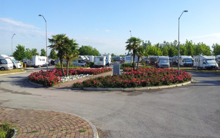 Area sosta camper - Camping Albatros